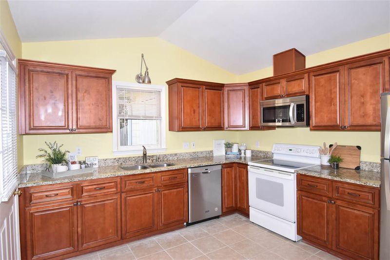 6710 Twin Tree Ct, Raleigh, NC 27613