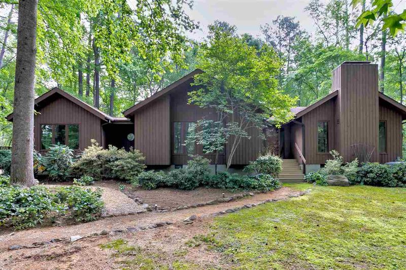 6712 Pauline Dr, Chapel Hill, NC 27514