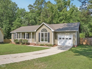 6712 Potters Ct, Fayetteville, NC 28314
