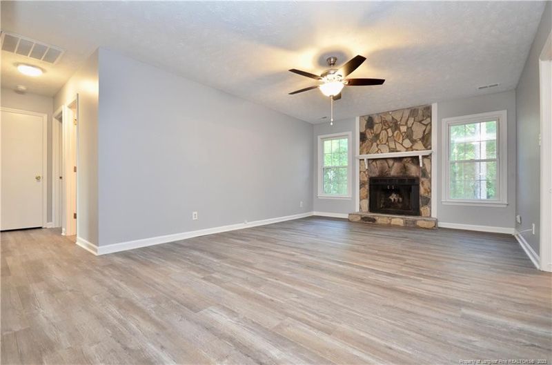 6713 Arnish Ct, Fayetteville, NC 28306