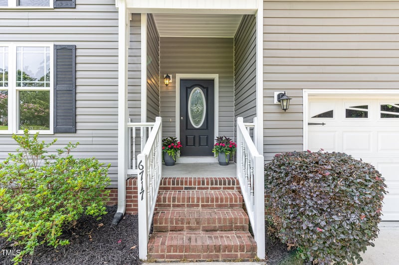 6717 Country Hollows Ln, Holly Springs, NC 27540