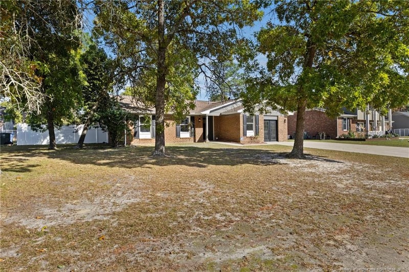 6717 Pin Oak Ln, Fayetteville, NC 28314