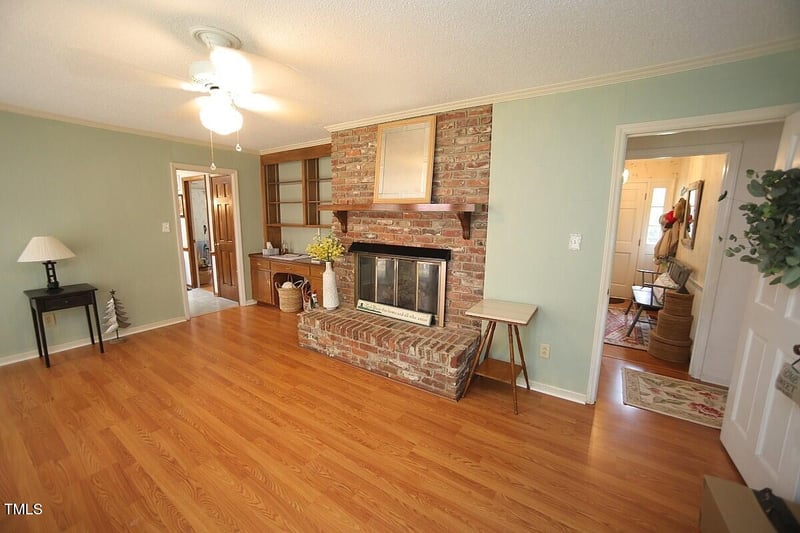 6717 Valley Dr, Raleigh, NC 27612