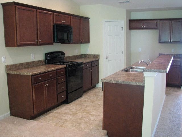 672 Breckinridge Dr #175, Haw River, NC 27258