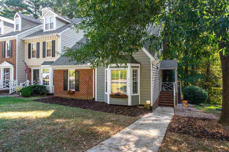 6720 Queen Annes Dr, Raleigh, NC 27613