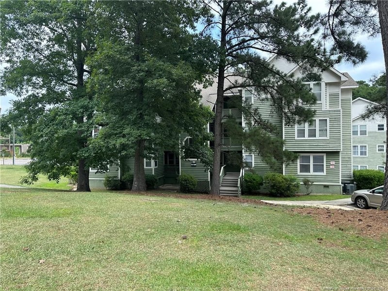 6720 Willowbrook Dr #1, Fayetteville, NC 28314