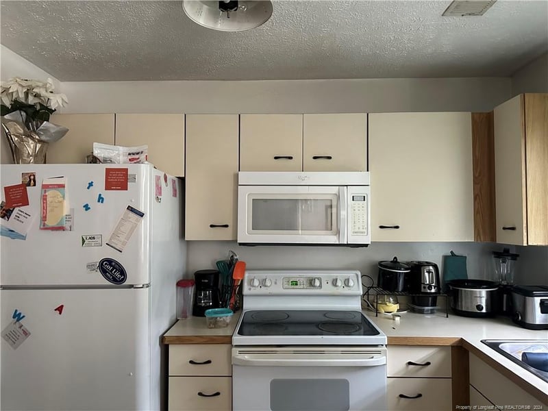 6720 Willowbrook Dr #1, Fayetteville, NC 28314