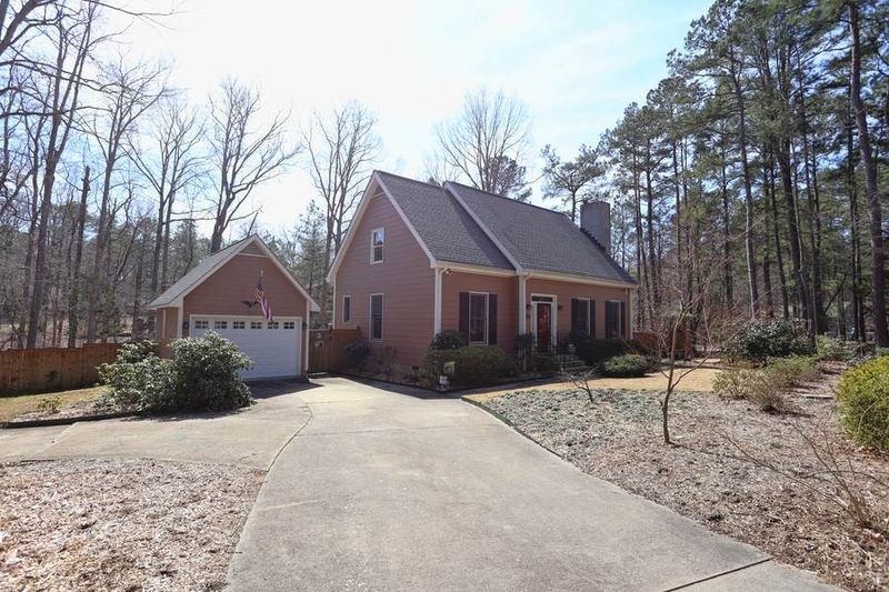 6721 Glen Forest Dr, Chapel Hill, NC 27517