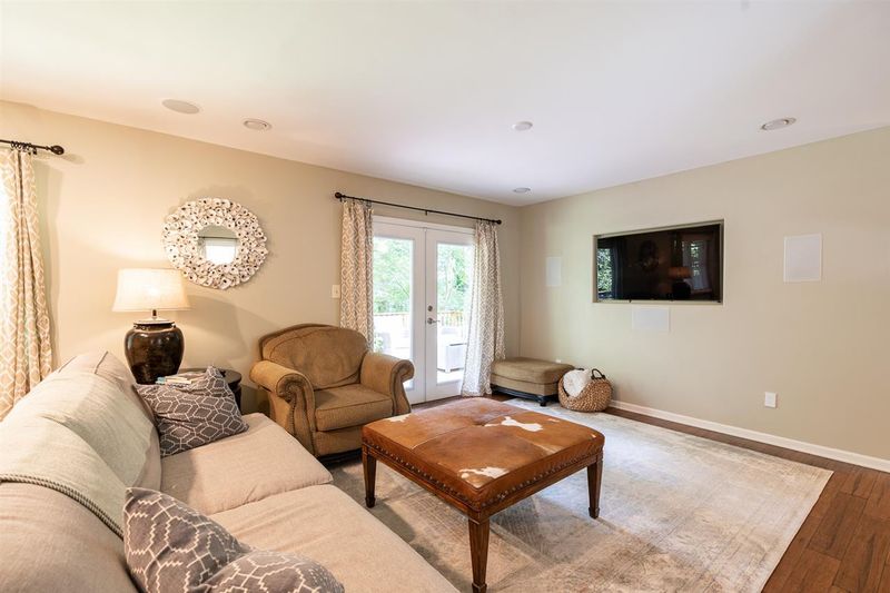 6721 Johnsdale Rd, Raleigh, NC 27615