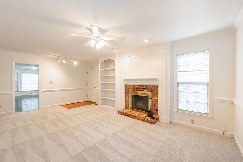 6723 Queen Annes Dr, Raleigh, NC 27613