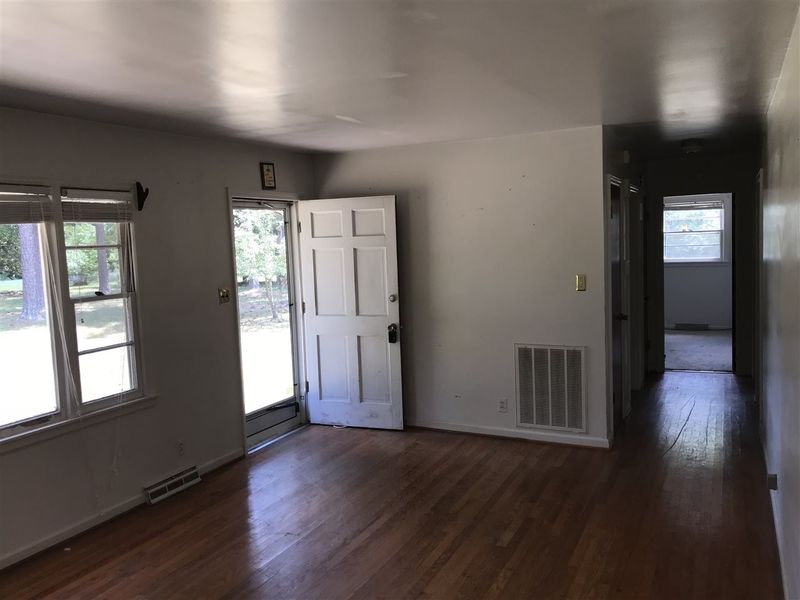 6727 Matthews Rd, Durham, NC 27712