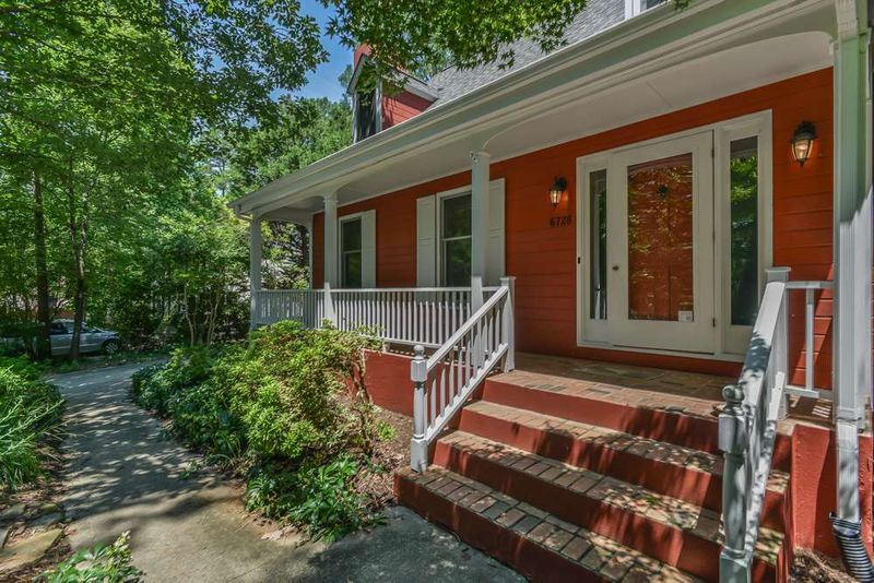6728 Glen Forest Dr, Chapel Hill, NC 27517