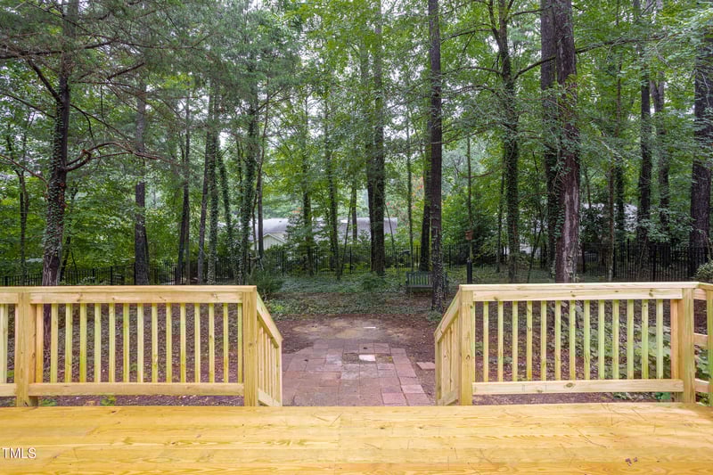 6728 Glen Forrest Dr, Chapel Hill, NC 27517