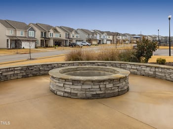673 Leland Hill Cir, Zebulon, NC 27597
