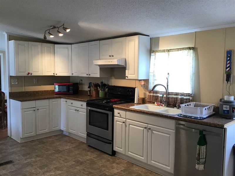 673 Mallie Pearce Rd, Zebulon, NC 27597