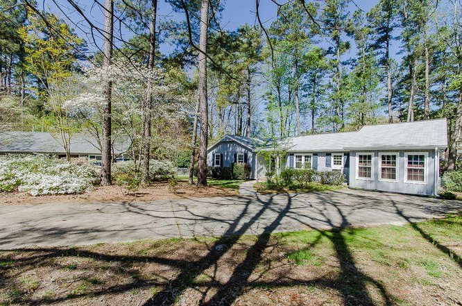 6732 Ridgecroft Ln, Raleigh, NC 27615