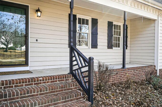 6733 Oviedo Dr, Raleigh, NC 27603