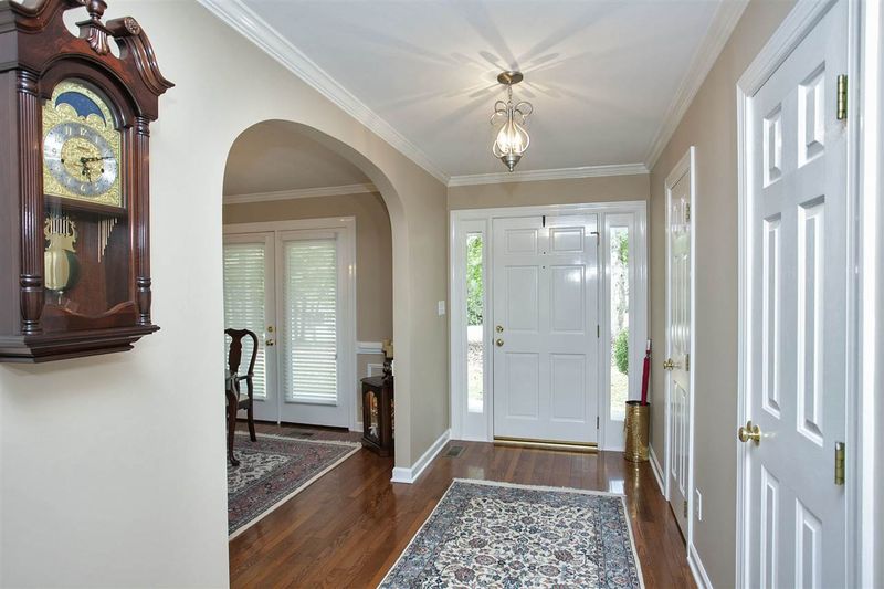 6733 Walnut Cove Dr, Raleigh, NC 27603