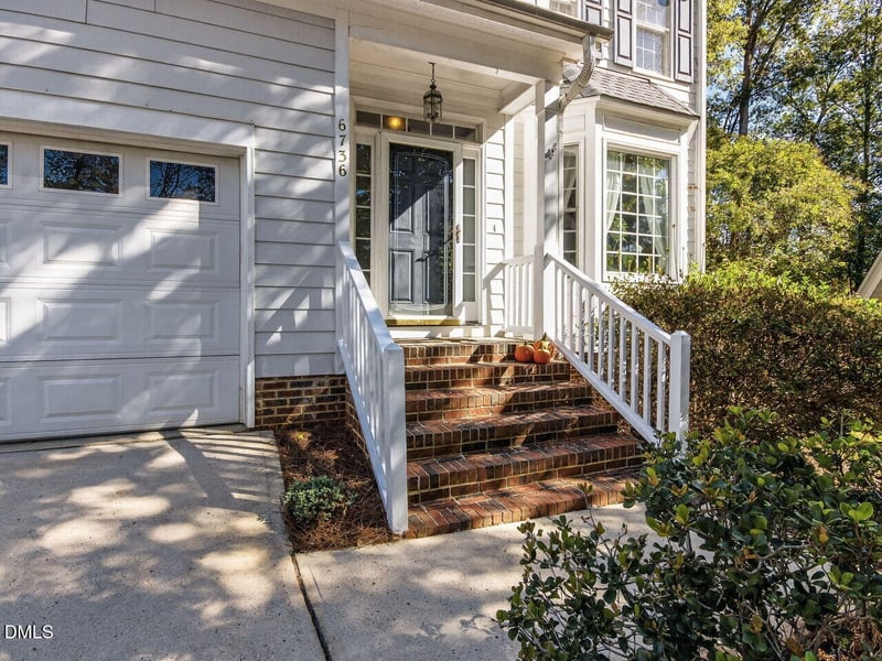 6736 Hammersmith Dr, Raleigh, NC 27613