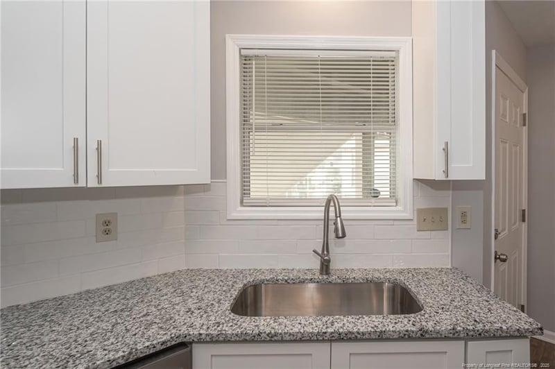 6736 Willowbrook Dr, Fayetteville, NC 28314