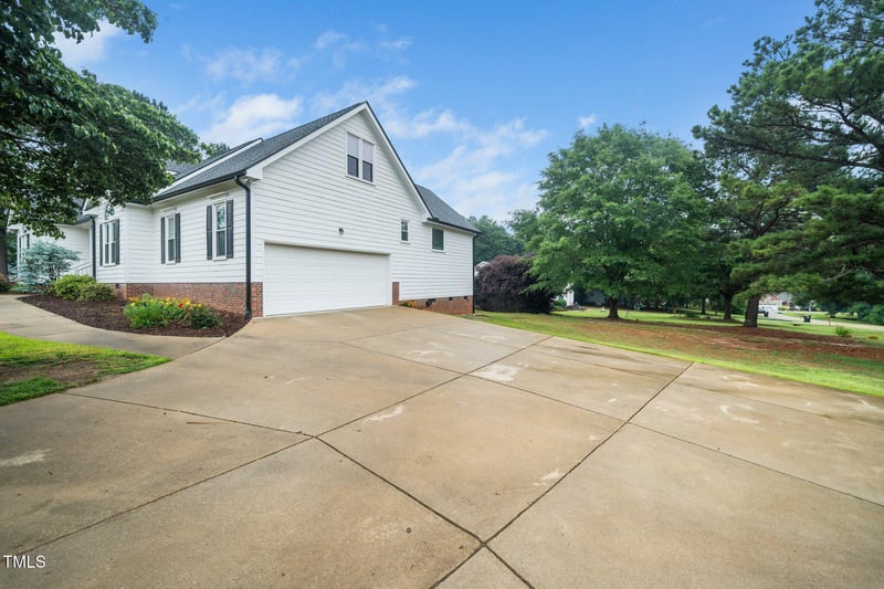 6737 Vernie Dr, Raleigh, NC 27603