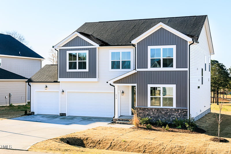 674 Barbour Farm Ln, Four Oaks, NC 27524