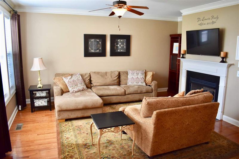 674 Democracy St, Raleigh, NC 27603