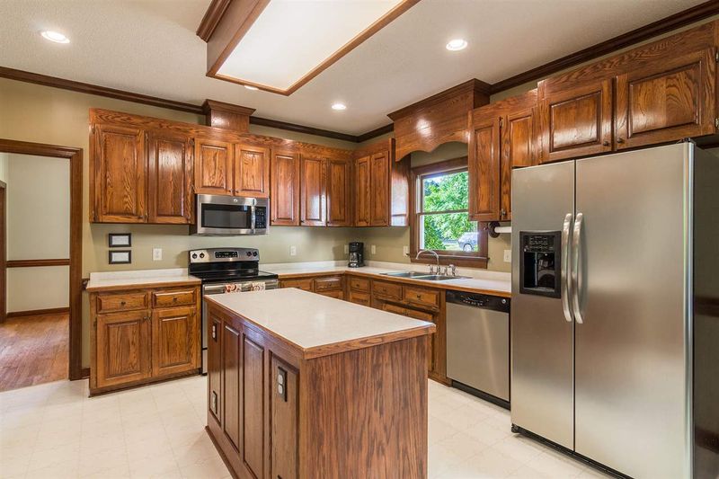 6745 Walnut Cove Dr, Raleigh, NC 27603