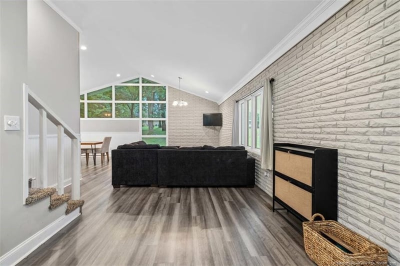 675 Glenola St, Fayetteville, NC 28311