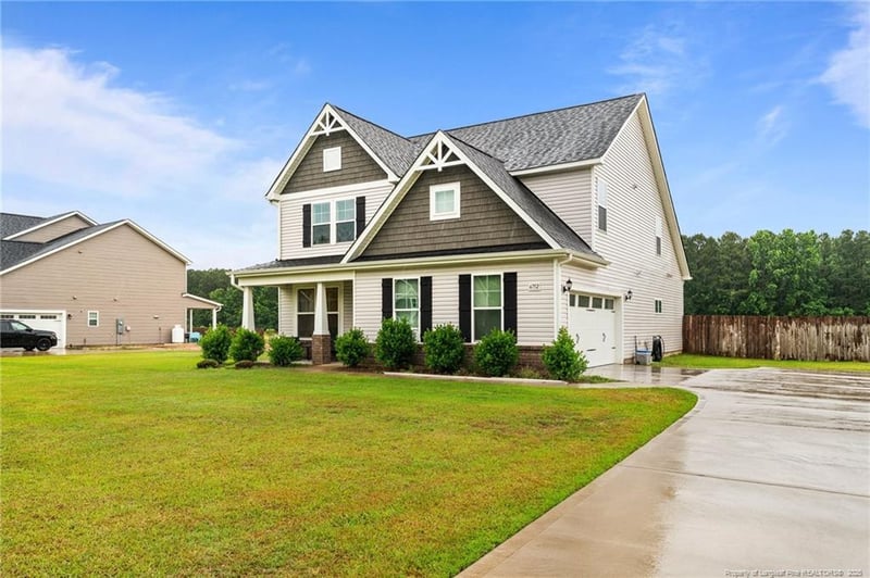 6752 Running Fox Rd, Hope Mills, NC 28348