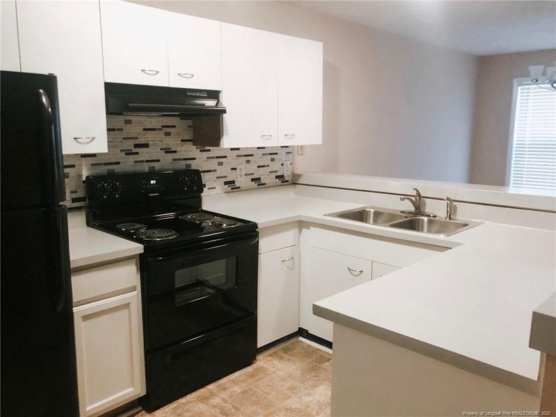 6764 Willowbrook Dr, Fayetteville, NC 28314