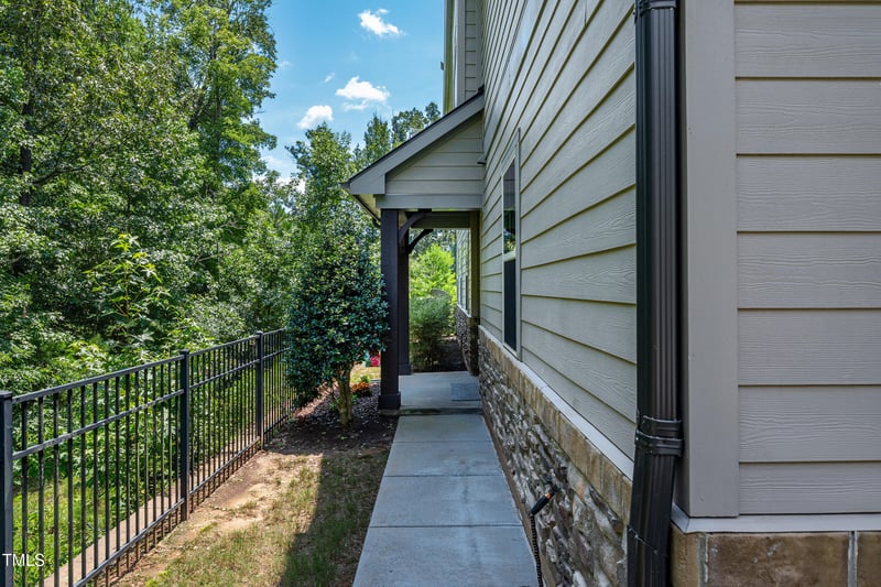 677 Wickham Ridge Rd, Apex, NC 27539