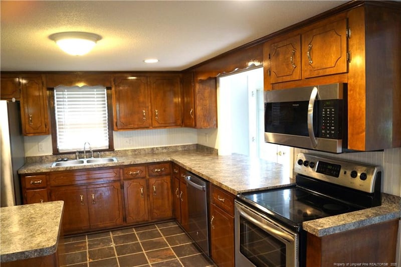 678 Raven Rock Rd, Lillington, NC 27546