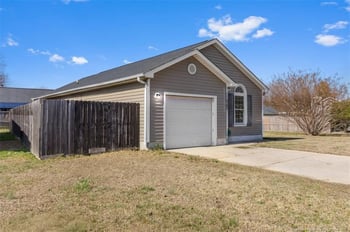 6785 Winchester St, Fayetteville, NC 28314