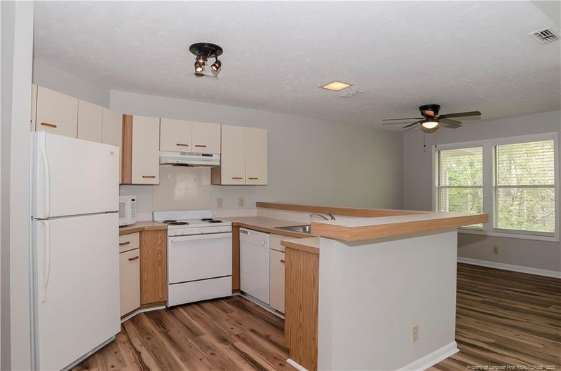 6792 Willowbrook Dr #17, Fayetteville, NC 28314