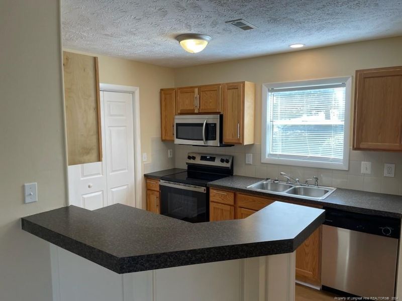 6792 Willowbrook Dr #6, Fayetteville, NC 28314