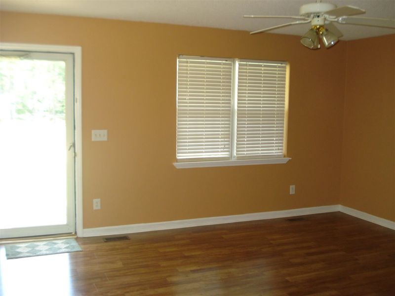 68 Hammerstone Dr, Fuquay Varina, NC 27526