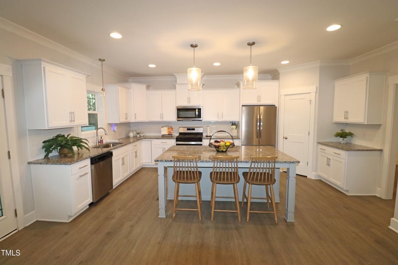 68 Hampshire Ct, Four Oaks, NC 27524