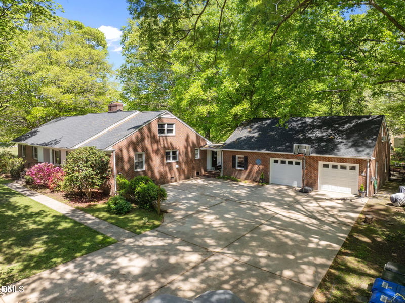 68 Oakwood Dr, Chapel Hill, NC 27517