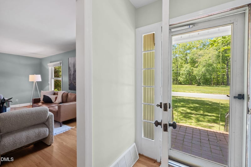 68 Oakwood Dr, Chapel Hill, NC 27517