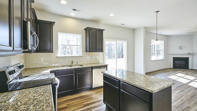 68 Old Maple Ct, Fuquay Varina, NC 27536