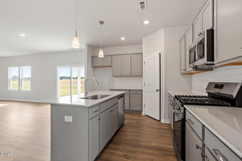 68 Plantation Dr, Youngsville, NC 27596