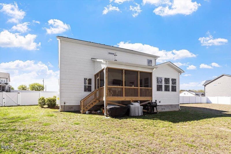 68 Salem Village Dr, Fuquay Varina, NC 27526