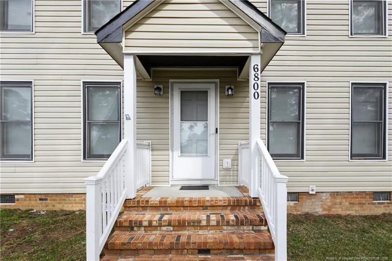 6800 Creston Cir, Fayetteville, NC 28314