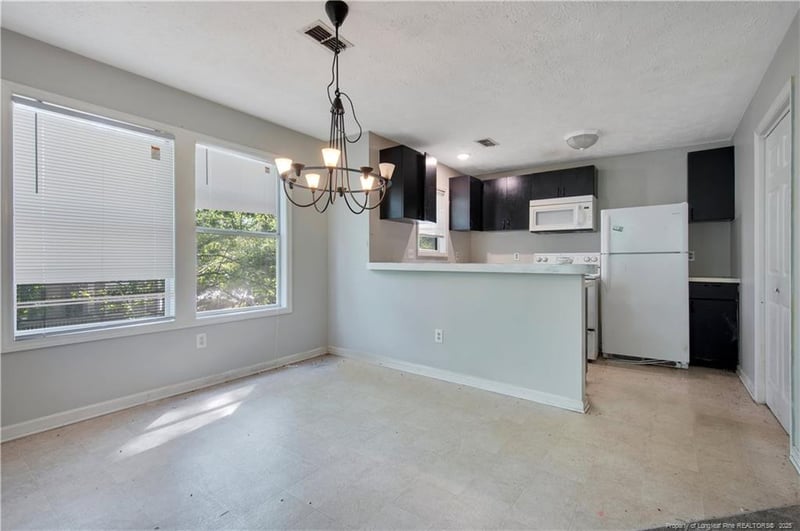 6800 Willowbrook Dr #6, Fayetteville, NC 28314