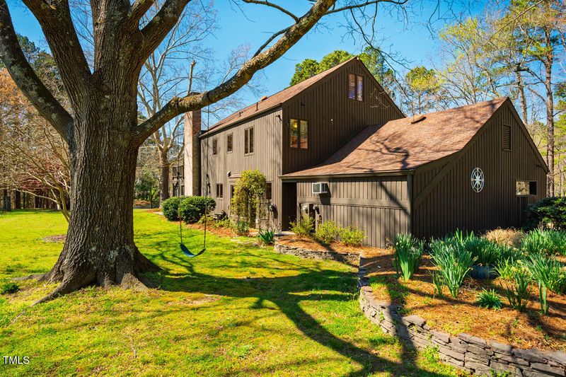 6801 Branton Dr, Cary, NC 27519
