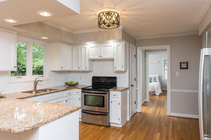 6801 Foxfire Pl, Raleigh, NC 27615