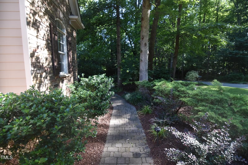 6801 Valley Lake Dr, Raleigh, NC 27612