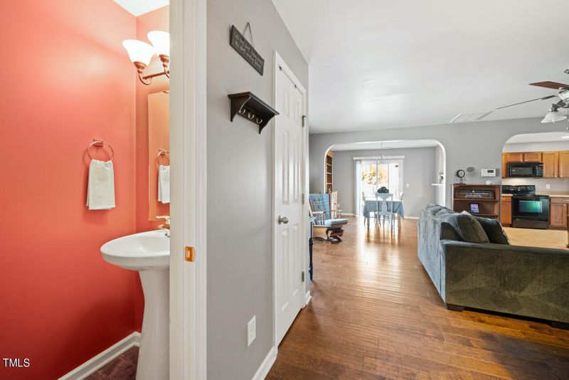 6803 Horseback Ln, Raleigh, NC 27610