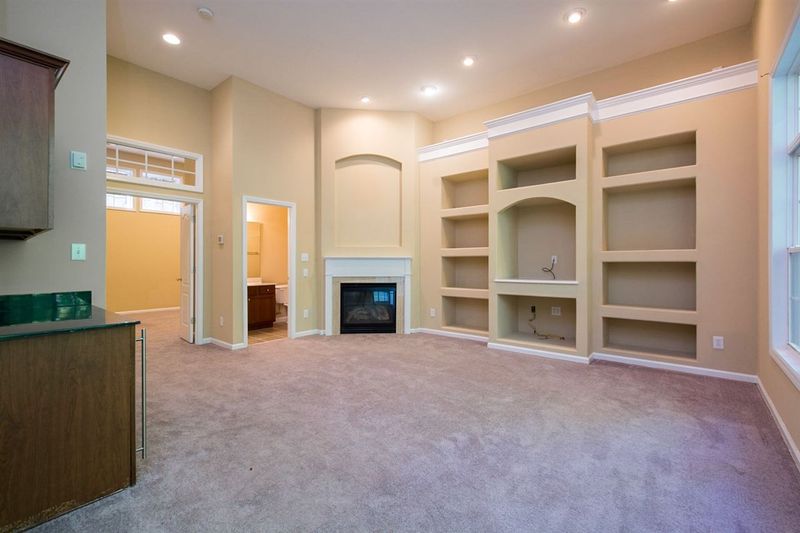 6803 Middleboro Dr, Raleigh, NC 27612
